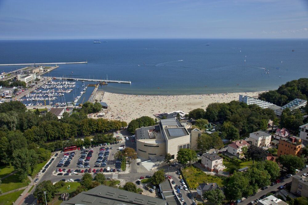 Konsultacje projektu uchwały w sprawie wykazu kąpielisk na obszarze morskim przyległym do Gminy Miasta Gdyni w roku 2022